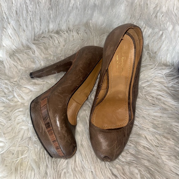 True Religion Brown Leather Platform Pumps. Size 37 / US 6 - Picture 7 of 10